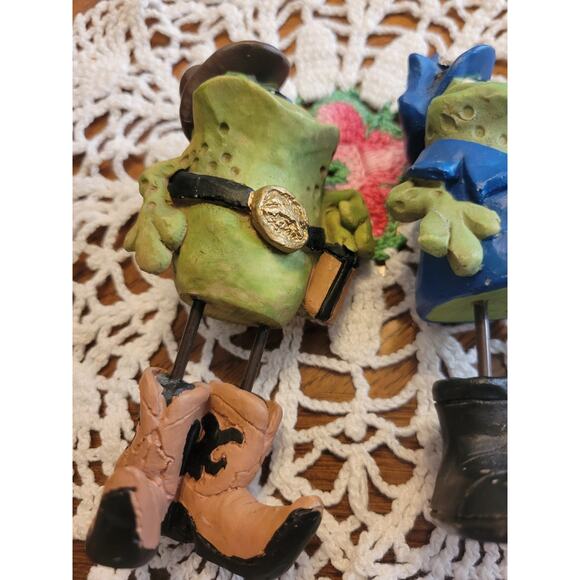Russ Berrie Police Officer & Cowboy Frog Kathleen Kelly Copkin Figures Lot of 2 - Picture 11 of 12